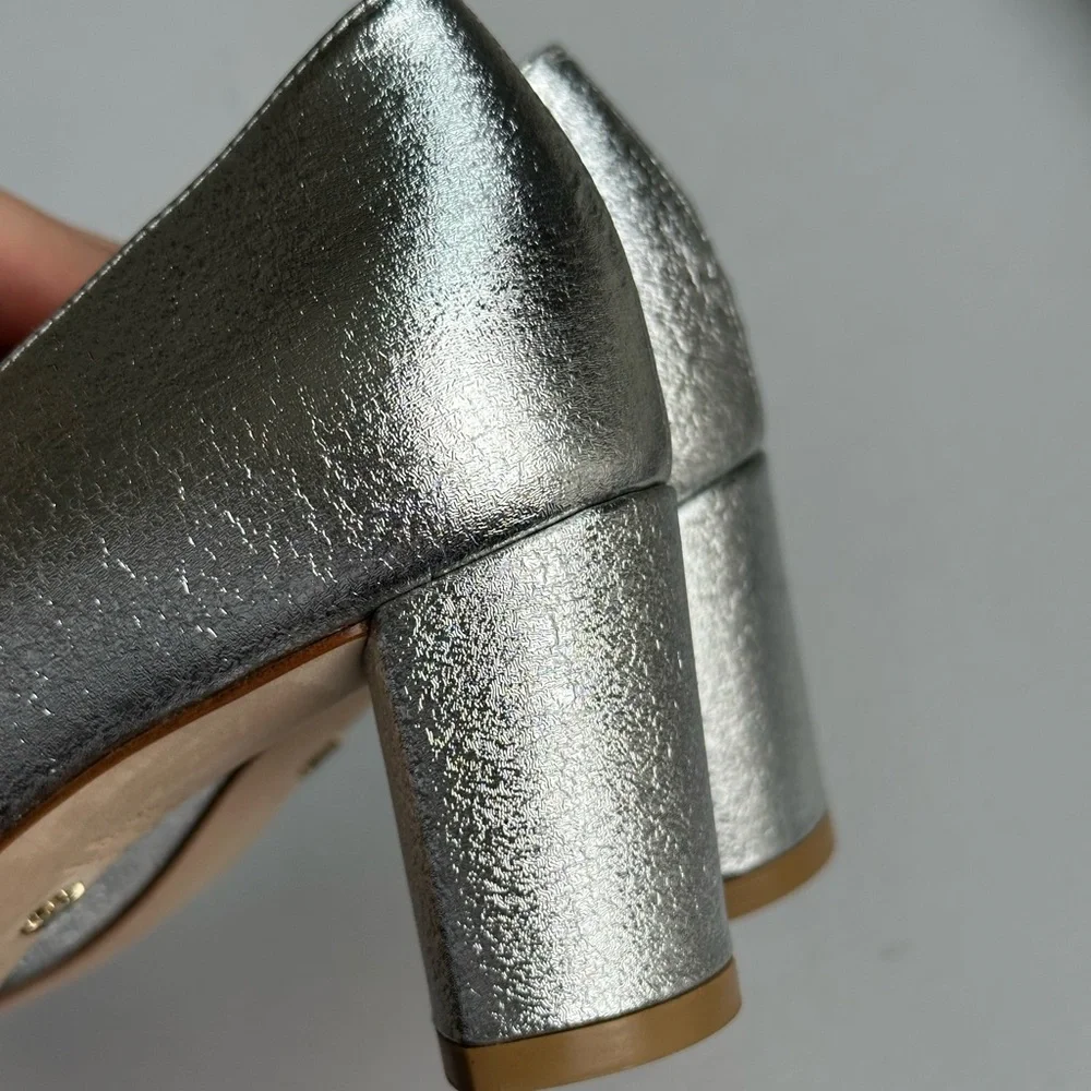 Stuart Weitzman Anicia Metallic Silver Leather Pumps Gold Logo Size 7.5 - Picture 14 of 16